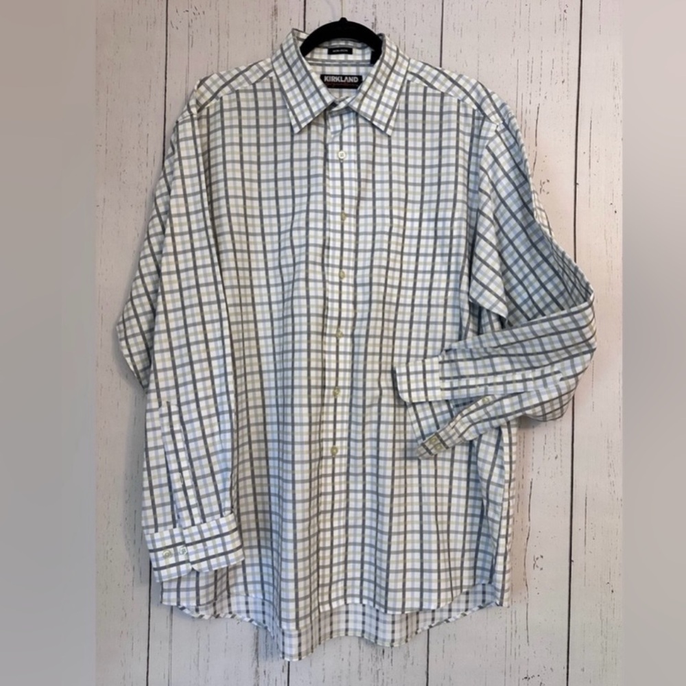Kirkland Signature Men’s Shirt. No Iron Size L